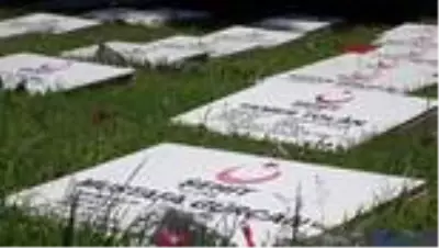 ANTALYA Mezarlıklarda sessizlik ANTALYA Mezarlıklarda sessizlik