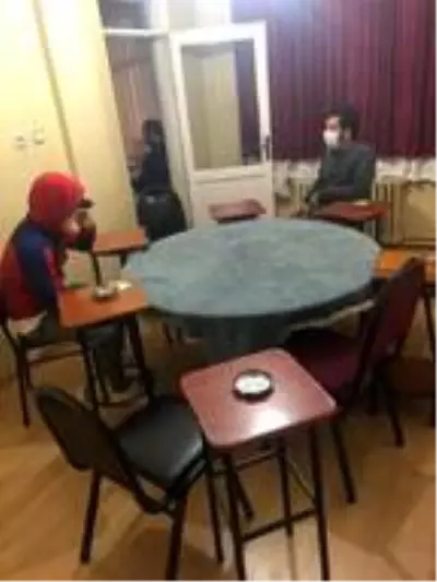 Ataşehir'de kumar oynadıkları tespit edilen 19 kişiye 23 bin 275 lira ceza