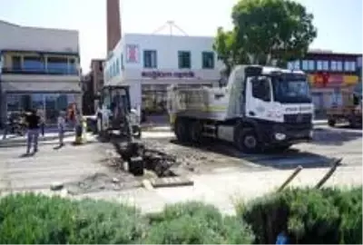 Ayvalık'ta yağmur suyu drenaj hatları yenileniyor