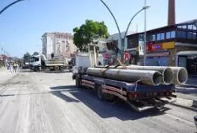 Ayvalık'ta yağmur suyu drenaj hatları yenileniyor Ayvalık'ta yağmur suyu drenaj hatları yenileniyor