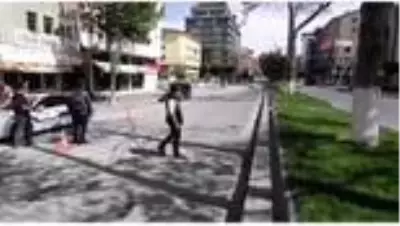 Babası ile sokağa çıktı, 3 bin 150 lira ceza yedi Babası ile sokağa çıktı, 3 bin 150 lira ceza yedi