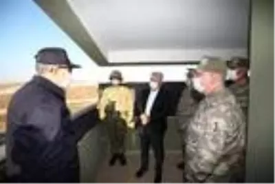 Bakan Akar ve TSK komuta kademesi Suriye sınırında
