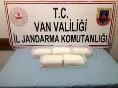 Başkale'de 6 kilo metamfetamin ele geçirildi