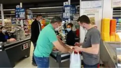 Bayram öncesi marketlerde son alışverişler yapıldı Bayram öncesi marketlerde son alışverişler yapıldı