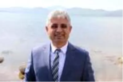 Bitlis'te 2 ayrı göle 70 bin yavru balık bırakıldı Bitlis'te 2 ayrı göle 70 bin yavru balık bırakıldı