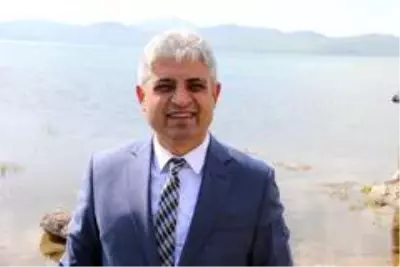 Bitlis'teki Nazik ve Aygır göllerine 70 bin yavru balık bırakıldı Bitlis'teki Nazik ve Aygır göllerine 70 bin yavru balık bırakıldı