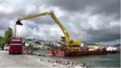 Bodrum'da sitenin sahil kısmında kaçak iskele yapıldığı iddiası Bodrum'da sitenin sahil kısmında kaçak iskele yapıldığı iddiası