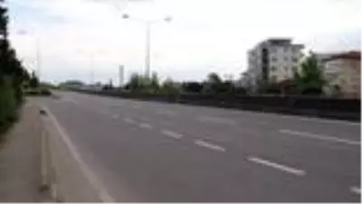 Bursa ve çevre illerde sokaklar boş kaldı Bursa ve çevre illerde sokaklar boş kaldı