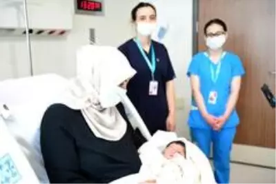 Çam ve Sakura Şehir Hastanesi'nin ilk bebeği