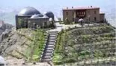 Doğubayazıt'ın tarihi mekanlarında 'Kovid-19' sessizliği Doğubayazıt'ın tarihi mekanlarında 'Kovid-19' sessizliği