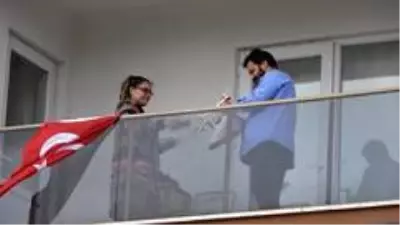Ekmeğini bakkaldan drone ile aldı Ekmeğini bakkaldan drone ile aldı