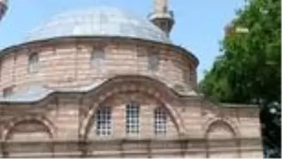 Emirsultan Camii depreme dayanamaz...Caminin ana kubbesindeki 8 ayrı çatlak restorasyonu durdurdu Emirsultan Camii depreme dayanamaz...Caminin ana kubbesindeki 8 ayrı çatlak restorasyonu durdurdu