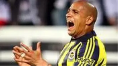 Fenerbahçe’nin teknik direktörlük için Roberto Carlos’la görüştüğü iddia edildi