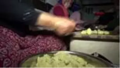 Hatay'da kömbe kokusu sokağa taşıyor Hatay'da kömbe kokusu sokağa taşıyor