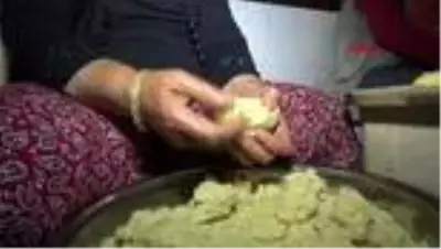 Hatay'da kömbe kokusu sokağa taşıyor Hatay'da kömbe kokusu sokağa taşıyor