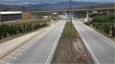 Her bayram öncesi 100 bin aracın geçtiği 'kilit kavşak'ta sessizlik Her bayram öncesi 100 bin aracın geçtiği 'kilit kavşak'ta sessizlik