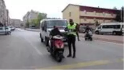 İç Anadolu, sokağa çıkma kısıtlamasının ardından sessizliğe büründü (2) - SİVAS İç Anadolu, sokağa çıkma kısıtlamasının ardından sessizliğe büründü (2) - SİVAS