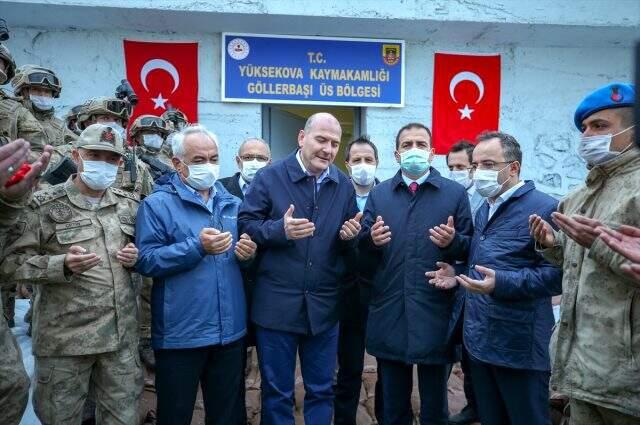 İçişleri Bakanı Süleyman Soylu, son iftarı İkiyaka Dağları'ndaki askerlerle yaptı