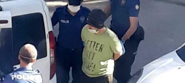 Isparta'da bir vatandaş, tartışığı anne ve babasını öldürüp polise teslim oldu Isparta'da bir vatandaş, tartışığı anne ve babasını öldürüp polise teslim oldu