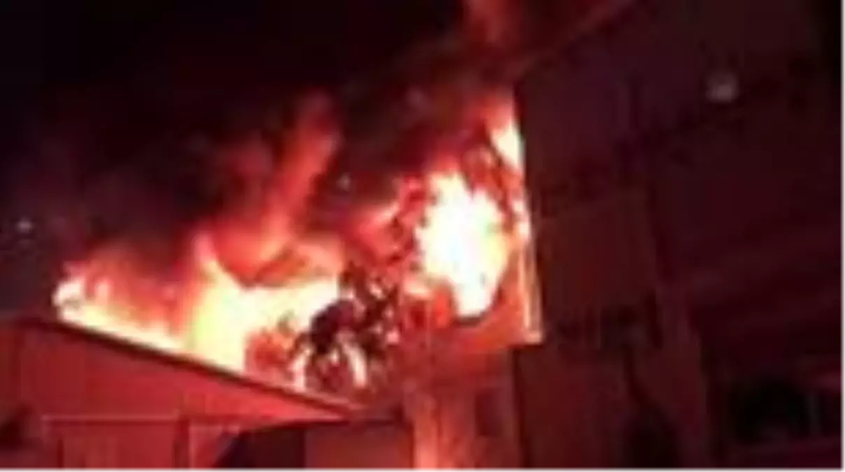 İstanbul'da inşaat alanında yangın