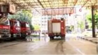 İtfaiyecileri çok seven minik Batuhan'a sürpriz doğum günü İtfaiyecileri çok seven minik Batuhan'a sürpriz doğum günü