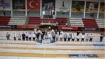 İzmir'de amatör kulüplere destek! 1.200 erzak kolisi...