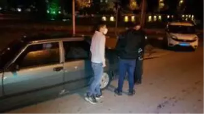 Karabük'te sokağa çıkma kısıtlaması başladı, yollar bariyerlerle kapatıldı Karabük'te sokağa çıkma kısıtlaması başladı, yollar bariyerlerle kapatıldı