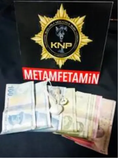Karaman'da iki ayrı operasyonda gözaltına alınan 4 kişi adliyeye sevk edildi Karaman'da iki ayrı operasyonda gözaltına alınan 4 kişi adliyeye sevk edildi