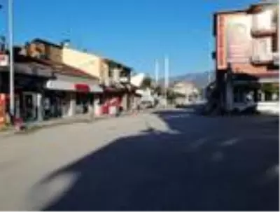 Kargı'da cadde ve sokaklar bomboş kaldı