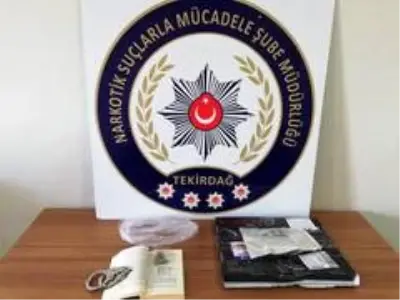 Kargodan gelen kitaptan uyuşturucu çıktı Kargodan gelen kitaptan uyuşturucu çıktı