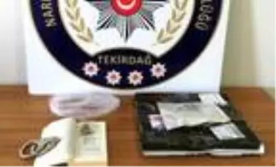 Uyuşturucu tacirleri, hayret veren yöntemlerine rağmen polisten kaçamadı Uyuşturucu tacirleri, hayret veren yöntemlerine rağmen polisten kaçamadı