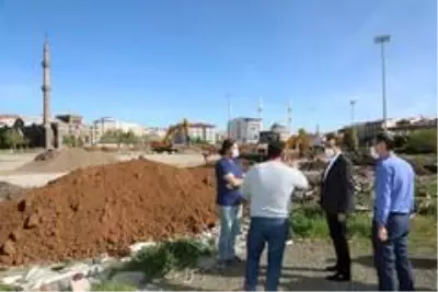 Kars, Millet Bahçesi ve Şehir Meydanı'na kavuşuyor Kars, Millet Bahçesi ve Şehir Meydanı'na kavuşuyor
