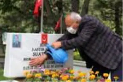 Kayseri'de şehit aileleri, şehitliği ziyaret etti Kayseri'de şehit aileleri, şehitliği ziyaret etti