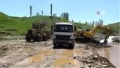 Kışın 10 metre karın yağdığı bölgede stabilize yol çalışması başlatıldı Kışın 10 metre karın yağdığı bölgede stabilize yol çalışması başlatıldı