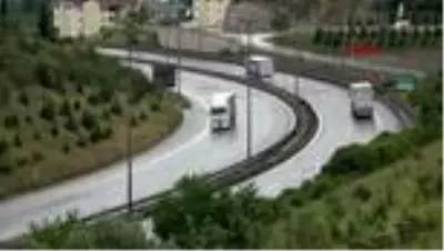 KOCAELİ TEM Otoyolu Kocaeli geçişi bu kez boş kaldı KOCAELİ TEM Otoyolu Kocaeli geçişi bu kez boş kaldı