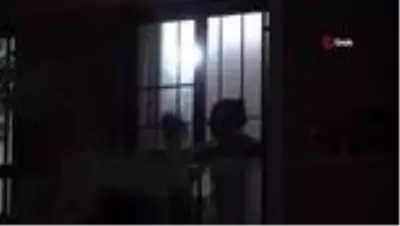 Komşuları ile kavga eden kadın öyle bir şey yaptı ki, bina sakinleri soluğu sokakta aldı Komşuları ile kavga eden kadın öyle bir şey yaptı ki, bina sakinleri soluğu sokakta aldı