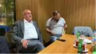 Koronavirüsü yenen Abdurrahim Albayrak'ın türkülü virüs isyanı Koronavirüsü yenen Abdurrahim Albayrak'ın türkülü virüs isyanı