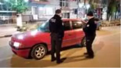 Kütahya'da sokağa çıkma kısıtlamasını ihlal eden 2 kişiye ceza uygulandı Kütahya'da sokağa çıkma kısıtlamasını ihlal eden 2 kişiye ceza uygulandı