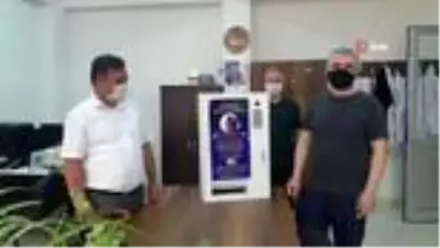 Lise ve sanayi iş birliği ile tek seferde 200 maske veren otomat üretildi Lise ve sanayi iş birliği ile tek seferde 200 maske veren otomat üretildi