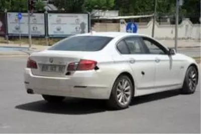 Lüks araca kırmızı ışıkta ateş eden şahıs tutuklandı Lüks araca kırmızı ışıkta ateş eden şahıs tutuklandı