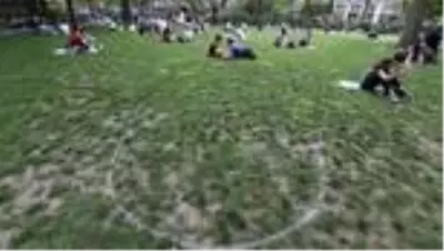 Madison Sqaure Park'ta 'sosyal mesafe' çemberi - NEW Madison Sqaure Park'ta 'sosyal mesafe' çemberi - NEW