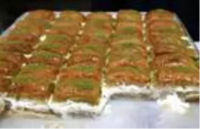 Manda kaymağıyla zenginleşen tatlılar damak çatlatıyor Manda kaymağıyla zenginleşen tatlılar damak çatlatıyor