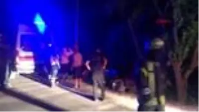 MANİSA Otomobil şarampole devrildi, alkollü sürücü ile yanındaki kişinin burnu bile kanamadı MANİSA Otomobil şarampole devrildi, alkollü sürücü ile yanındaki kişinin burnu bile kanamadı