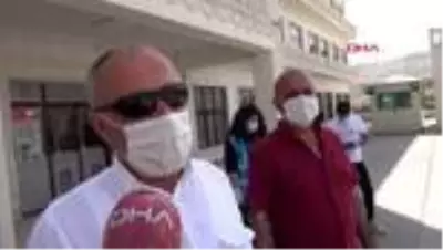 MARDİN Maske takmanın zorunlu olduğu Derik'te 3 bin maske dağıtıldı MARDİN Maske takmanın zorunlu olduğu Derik'te 3 bin maske dağıtıldı