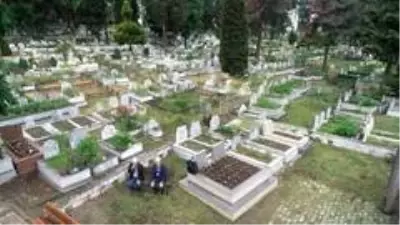 Mezarlıklar duasız kalmadı Mezarlıklar duasız kalmadı
