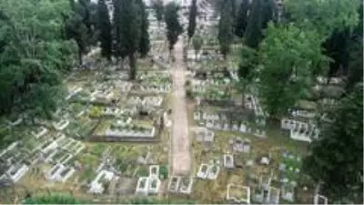 Mezarlıklar duasız kalmadı Mezarlıklar duasız kalmadı