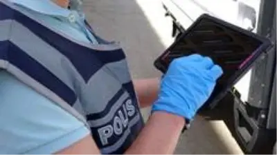 Muş'ta sokağa çıkma kısıtlamasıyla polis denetime başladı Muş'ta sokağa çıkma kısıtlamasıyla polis denetime başladı