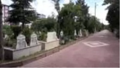 Niğde Belediyesi kabristanda Kur-an'ı Kerim ve dua okuttu Niğde Belediyesi kabristanda Kur-an'ı Kerim ve dua okuttu