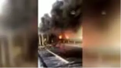Nusaybin'de devrilen patates ve soğan yüklü tır yandı: 1 yaralı Nusaybin'de devrilen patates ve soğan yüklü tır yandı: 1 yaralı