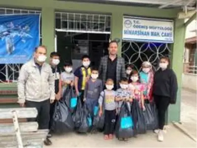 Ödemiş'te çocukların bayramlıkları TÜGVA'dan Ödemiş'te çocukların bayramlıkları TÜGVA'dan